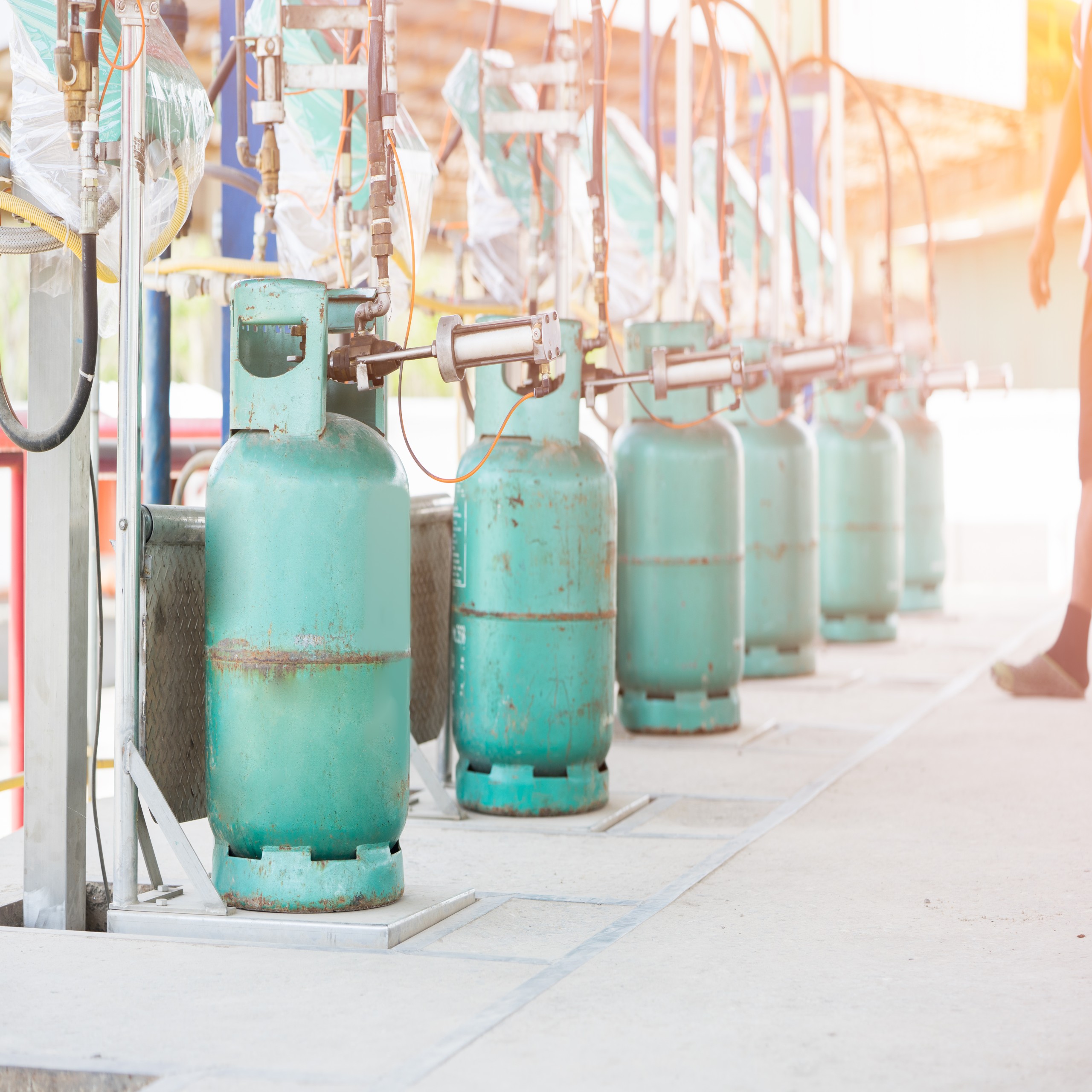 filling-lpg-gas-bottle